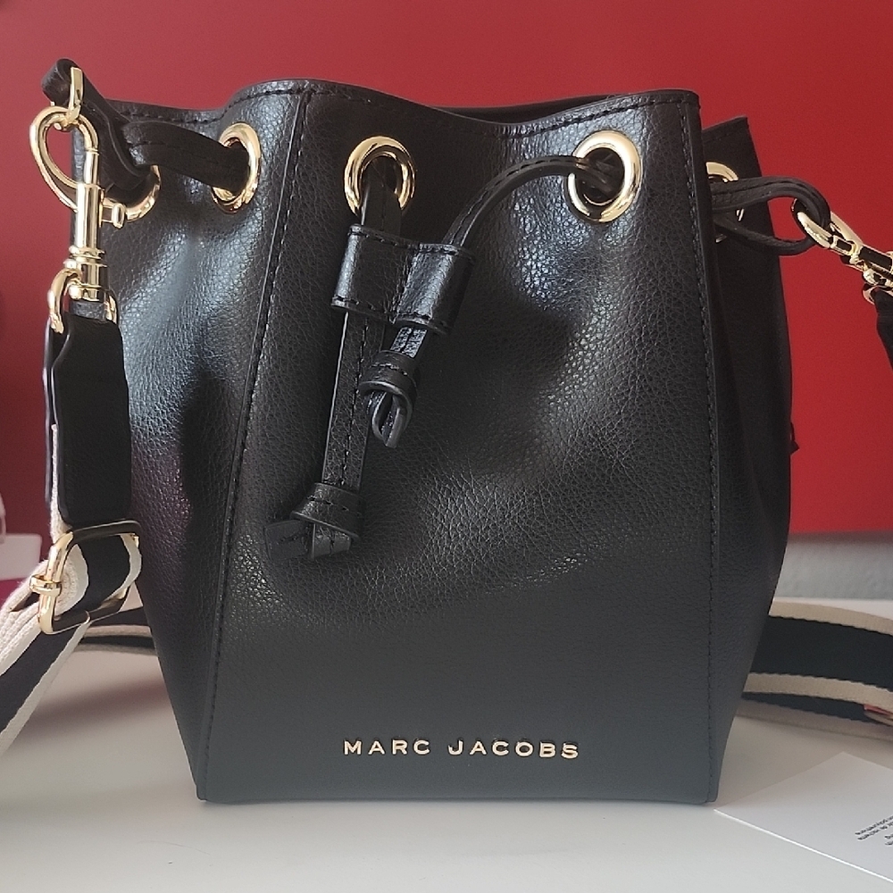 Marc Jacobs Black Crossbody Bag with Textured Leather